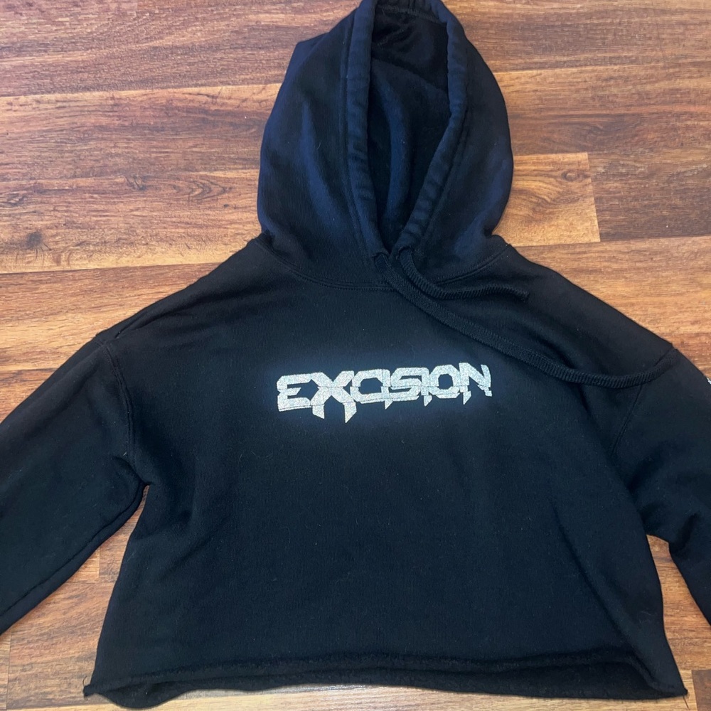 Excision Reflective Cropped Hoodie - Picture 6 of 11